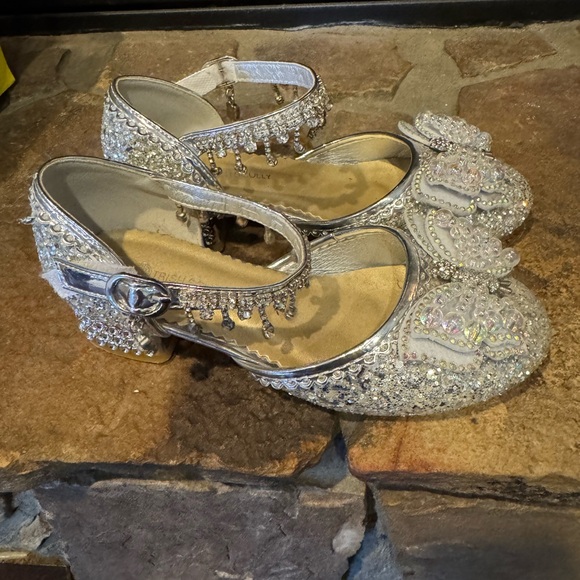 Trish Scully Regal Princess shoes - Picture 2 of 6